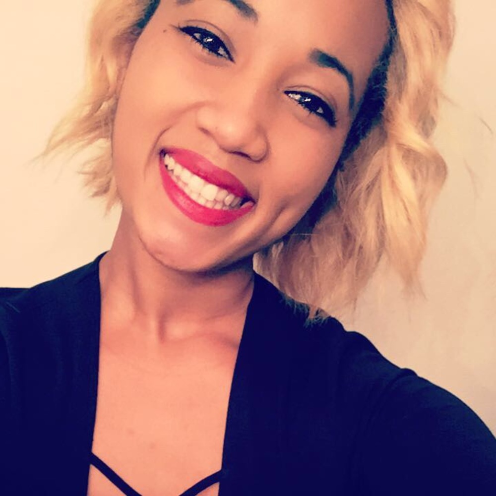 Meet your Posher, Ellysia